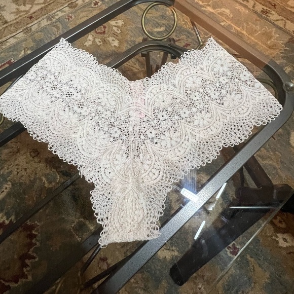 Victoria Secret White Lace Women's panties - Picture 3 of 5